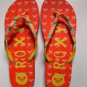 ROXY FLIP FLOPS NWOT